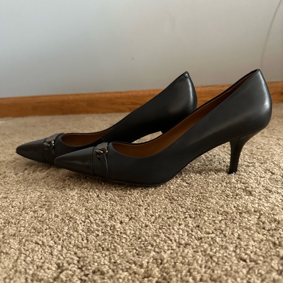 Navy Coach Bowery Pointed Heel, size 9.5 - Picture 3 of 4